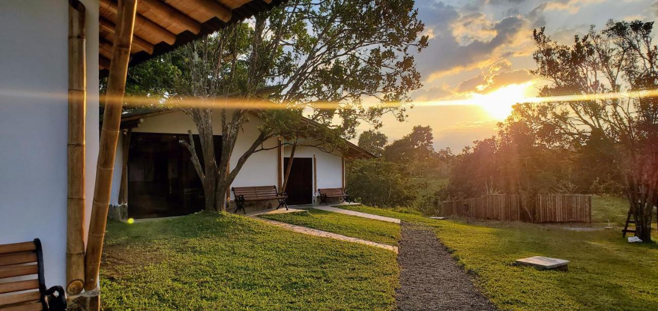 Ecohotel Alma Calarcá Екстериор снимка